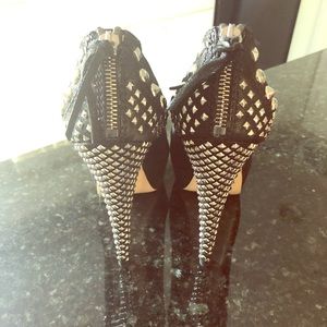 High Heeled Platform Pumps